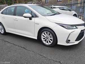 Toyota Corolla 2020 1.8 Hybrid Luna Saloon - Image 2