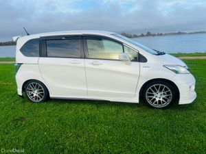 Honda Freed DAA-GP3 7 SEATS 5DR AUTO - Image 3