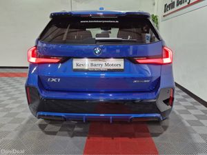 BMW iX1 X-DRIVE30 M SPORT AUTOMATIC **ONE OWNER / - Image 4