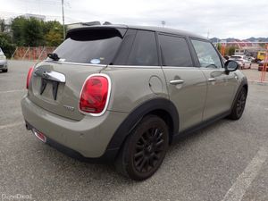 Mini Cooper 1.5 COOPER STEALTH SERIES 5DR AUTOMATI - Image 3