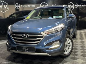 Hyundai Tucson PETROL EXECUTIVE 5DR ONE OWNER - Image 2