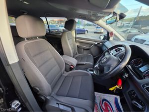 Volkswagen Touran 1.4 TSI 7 SEATER * SIMI DEALER - - Image 3
