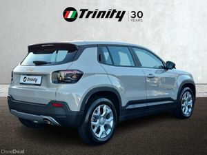 Jeep Avenger ** ALTITUDE ** 1.2 100 BHP ** TRINITY - Image 3