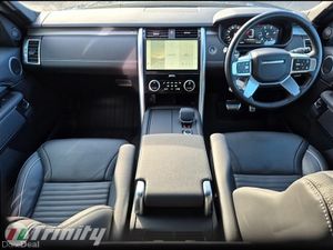 Land Rover Discovery ** DYNAMIC SE ** HUGE SPEC ** - Image 2