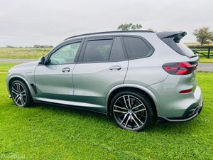 BMW X5 XDRIVE 50E//FINANCE AVAILABLE//LIKE NEW THR - Image 4