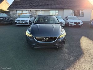 Volvo V40 2.0 D4 SE LUXURY PLUS DIESEL AUTOMATIC / - Image 2