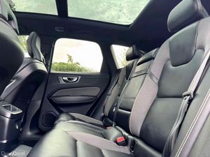 202 VOLVO XC60 R DESIGN T8 AWD MEGA SPEC - Image 3