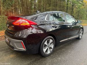 181 HYUNDAI IONIQ EV 28KWH LOW KMS - Image 4