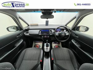 Honda Fit 1.5 E:HEV HOME Automatic, Reversing came - Image 2