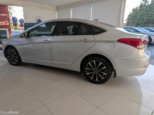Hyundai i40 Comfort Plus 4dr - Image 2