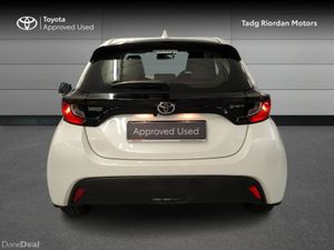 Toyota Yaris HYBRID LUNA - Image 4