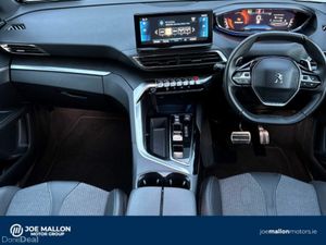 Peugeot 5008 1.2 Hybrid 136bhp E-DCS6 Allure - Image 4