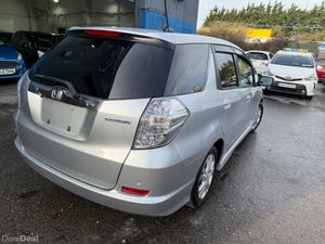 2012 Honda Fit Shuttle Hybrid / MVP Leather Spec - Image 4