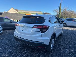 Honda Vezel 1.5 Auto Hybrid - Image 4