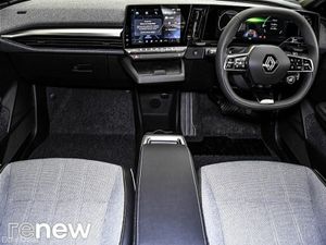 Renault Megane E-Tech Techno EV60 220hp - Image 2