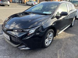 2022 Toyota Corolla 1.8 Hybrid Luna Saloon - Image 3