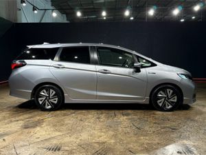 Honda Shuttle HYBRID 1.5L AUTOMATIC - HALF BLACK L - Image 3