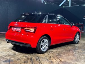 Audi A1 1.0 TFSI SPORT - RED/BLACK 2-TONE - FACTOR - Image 4