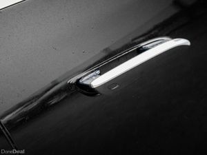 Mercedes-Benz E-Class E 220 D AMG LINE - Image 4