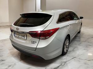 2017 Hyundai i40 Comfort 1.7 Diesel Estate - Image 2