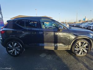 VOLVO XC40 1.5 RECHARGE T5 R-DESIGN PRO AUTOMATIC - Image 4