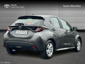 Toyota Yaris Yaris Hybrid 115 Luna - Image 2