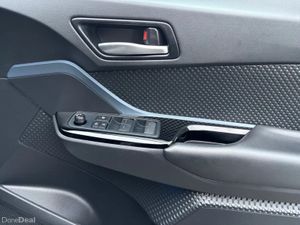 2022 Toyota C-HR 1.8 HYBRID SPORT BITONE - Image 2