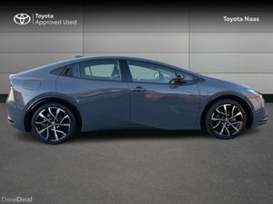 Toyota Prius PLUG IN HYBRID - Image 3