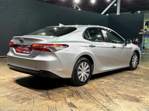 Toyota Camry HYBRID - CRUISE CONTROL - REVERSE CAM - Image 4