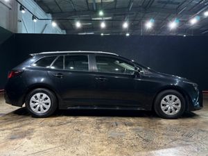 Toyota Corolla HYBRID 1.8L AUTOMATIC - Image 3