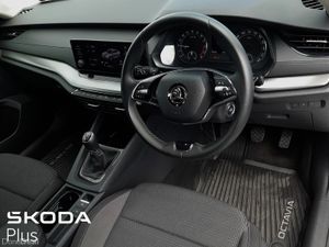 Skoda Octavia **TINY MILEAGE**AMBITION 2.0TDI 115H - Image 4