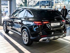 Mercedes-Benz GLC 220d Avantgarde 4Matic - Image 2