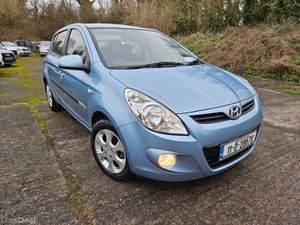 Hyundai i20 2011 1.2 deluxe one owner - Image 2