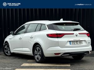 Renault Megane E-TECH PHEV 160 Auto Iconic ST - Image 2