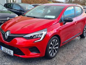 Renault Clio 2023 Automatic  TCe90 CVT - Image 3