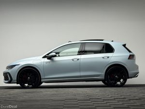 Volkswagen Golf GTE 1.5 PHEV 272HP DSG *PAN ROOF* - Image 4