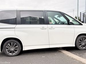 Toyota Voxy 2023 - Image 3