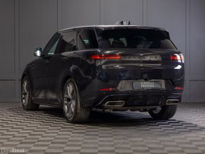 2025 Range Rover Sport P460e Dynamic SE - Image 4