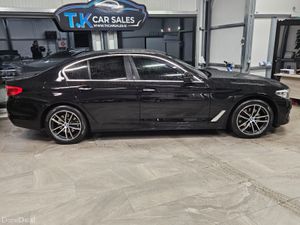 17 BMW 520 D SERIES SE LUXURY - Image 2