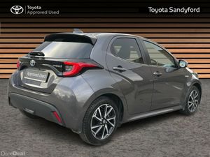Toyota Yaris HYBRID LUNA SPORT // SMART ENTRY/SMAR - Image 2