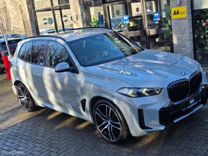 2025 BMW X5 50E M-M-SPORT - Image 3