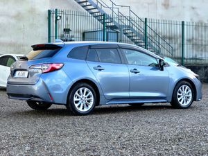 2020 Toyota Corolla Touring - Image 3