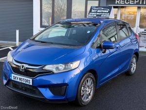 2016 Honda Fit  1.5 Hybrid auto Top Specs - Image 3