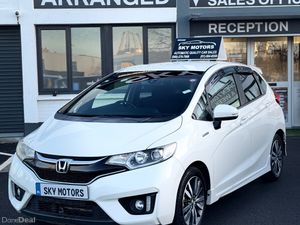 2016 Honda Fit 1.5 Hybrid auto sport specs - Image 3