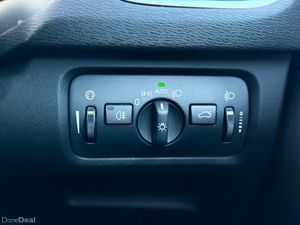 2016 VOLVO V40 2.0 DIESEL D2 NAV - Image 4