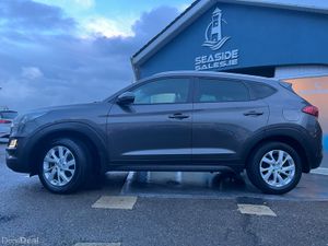 191 Hyundai Tuscon Executive petrol - Image 2