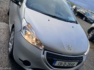Peugeot 208 2013 1.0 petrol 5 door - Image 4