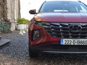 Hyundai Tucson 2WD Executive Plus HEV Auto - Image 2