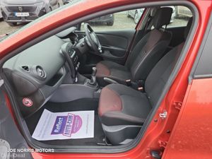 Renault Clio IV EXPRESSION 1.2 PETROL 4DR - Image 3