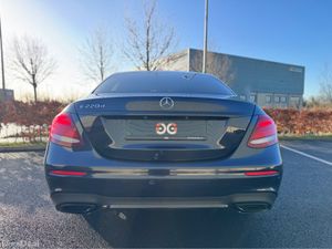 Mercedes-Benz E-Class E220 D AMG LINE AUTO - Image 4